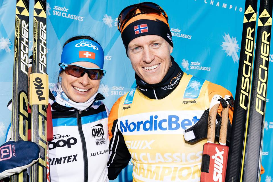 Seraina Boner (l) of Switzerland and Team Coop and Petter Eliassen of Norway and Team LeasePlan Go won the 2015 Årefjällsloppet, receiving equal paydays. (Photo: Ski Classics)