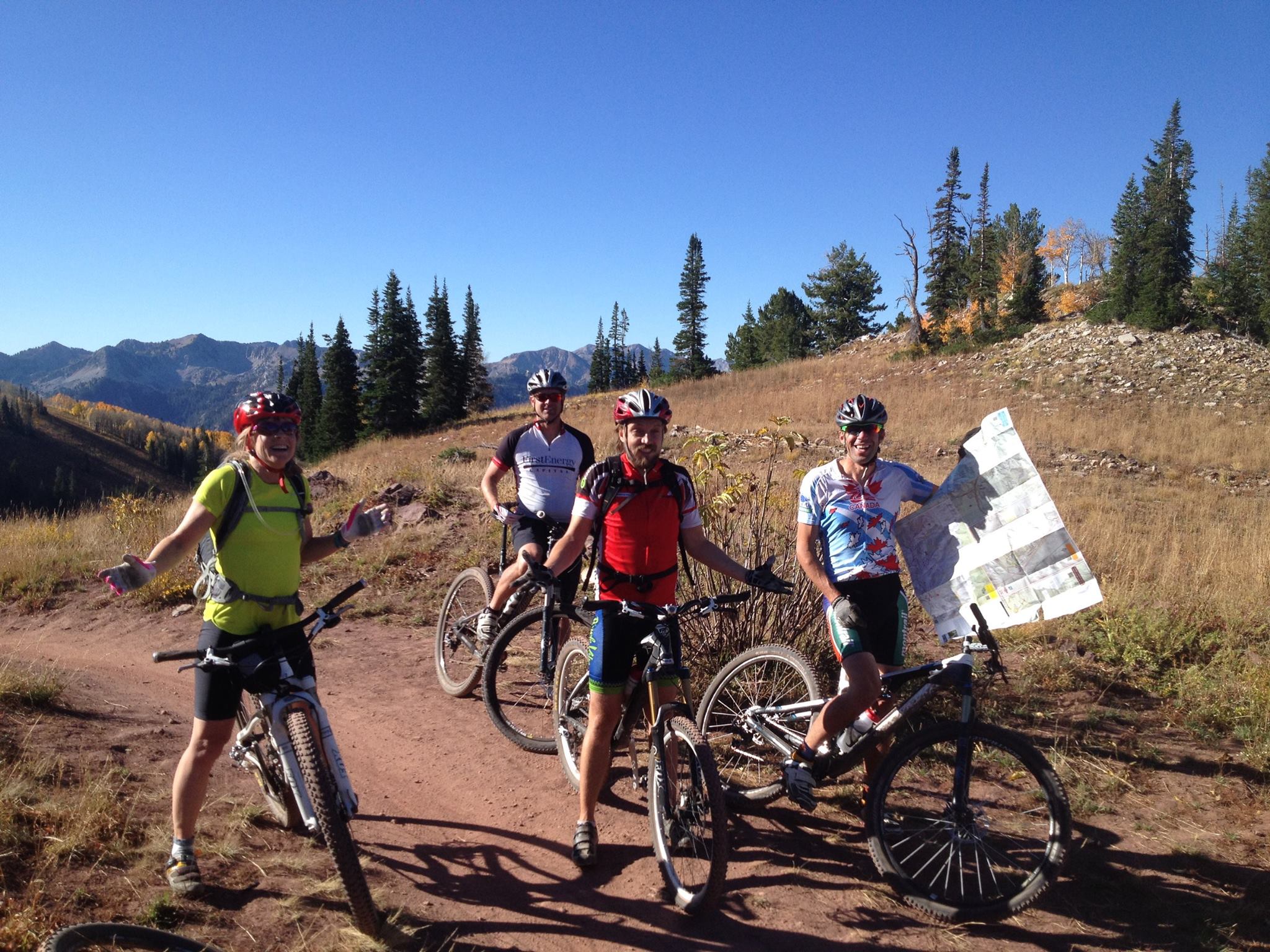 How several coaches does it take to read through a map? (Photo: Matthias Ahrens)