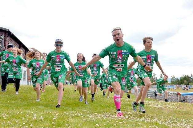 Robin Bryntesson (front) operating with Swedish youngsters at his camp for diabetic young children. Photo: Crew Robin.