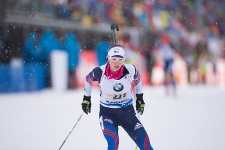 U.S. third leg Annelies Cook in the course of the women's relay on Thursday in Ruhpolding, Germany. (Photo: USBA/NordicFocus)