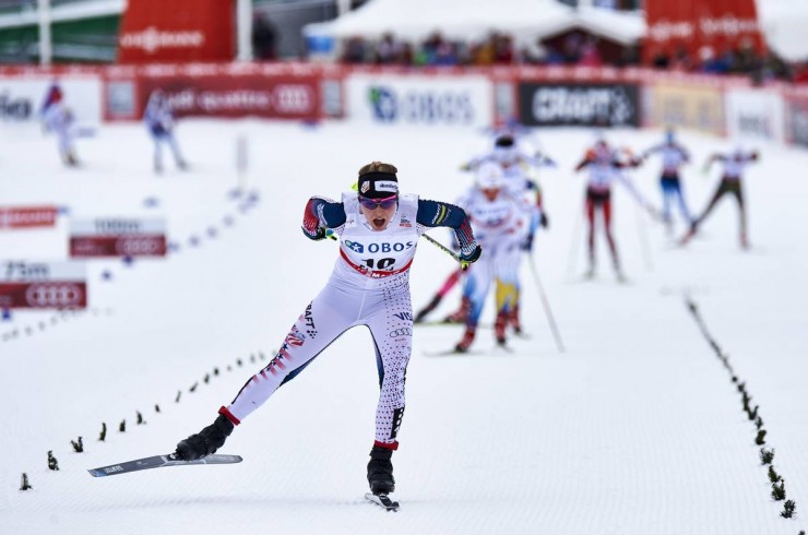 Jessie Diggins costs to the finish of the World Cup ten k freestyle mass begin on Sunday in Falun, Sweden. Diggins held off a closing chase pack to secure fourth location. (Photograph: Fischer/NordicFocus)